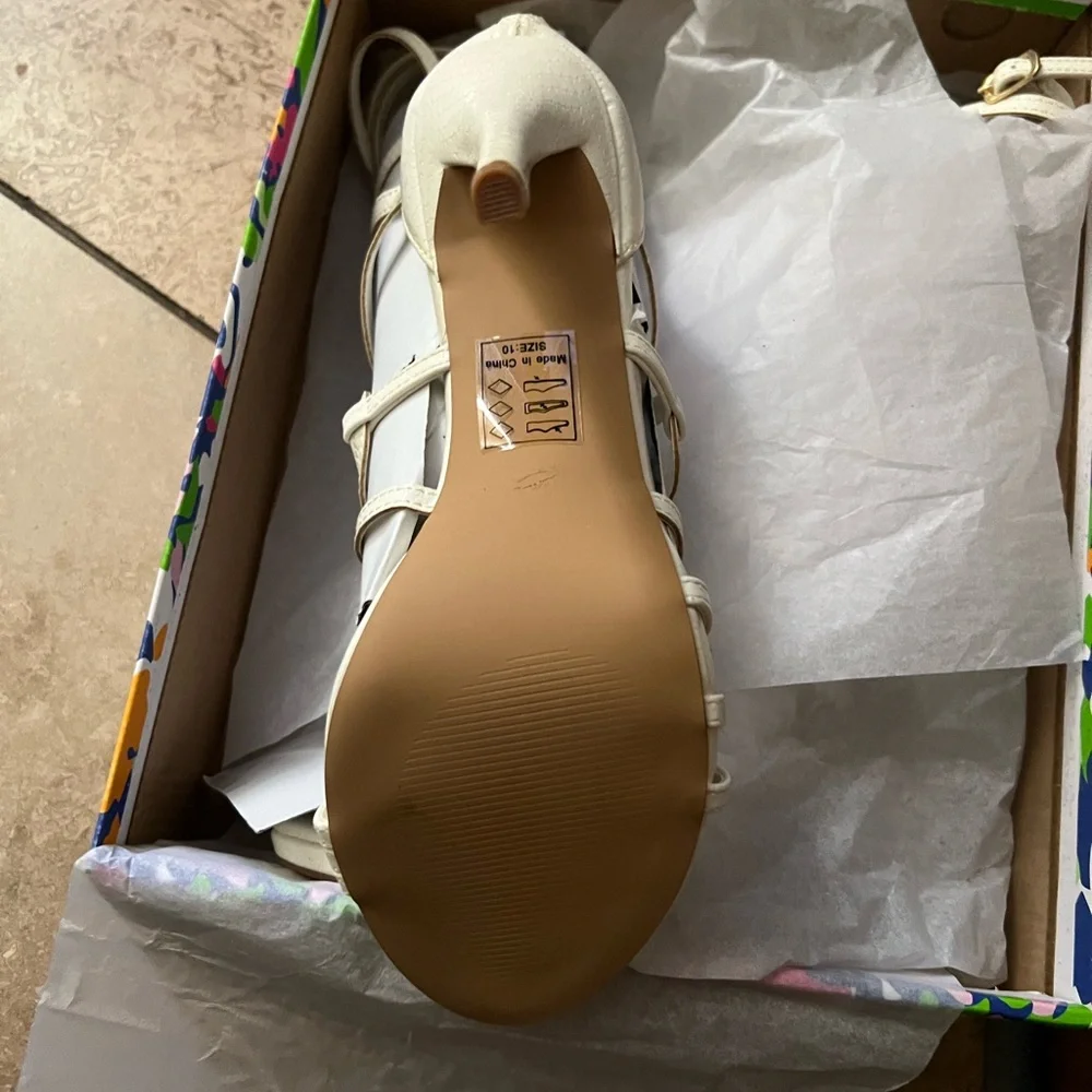 Cream strappy heels - Picture 4 of 5